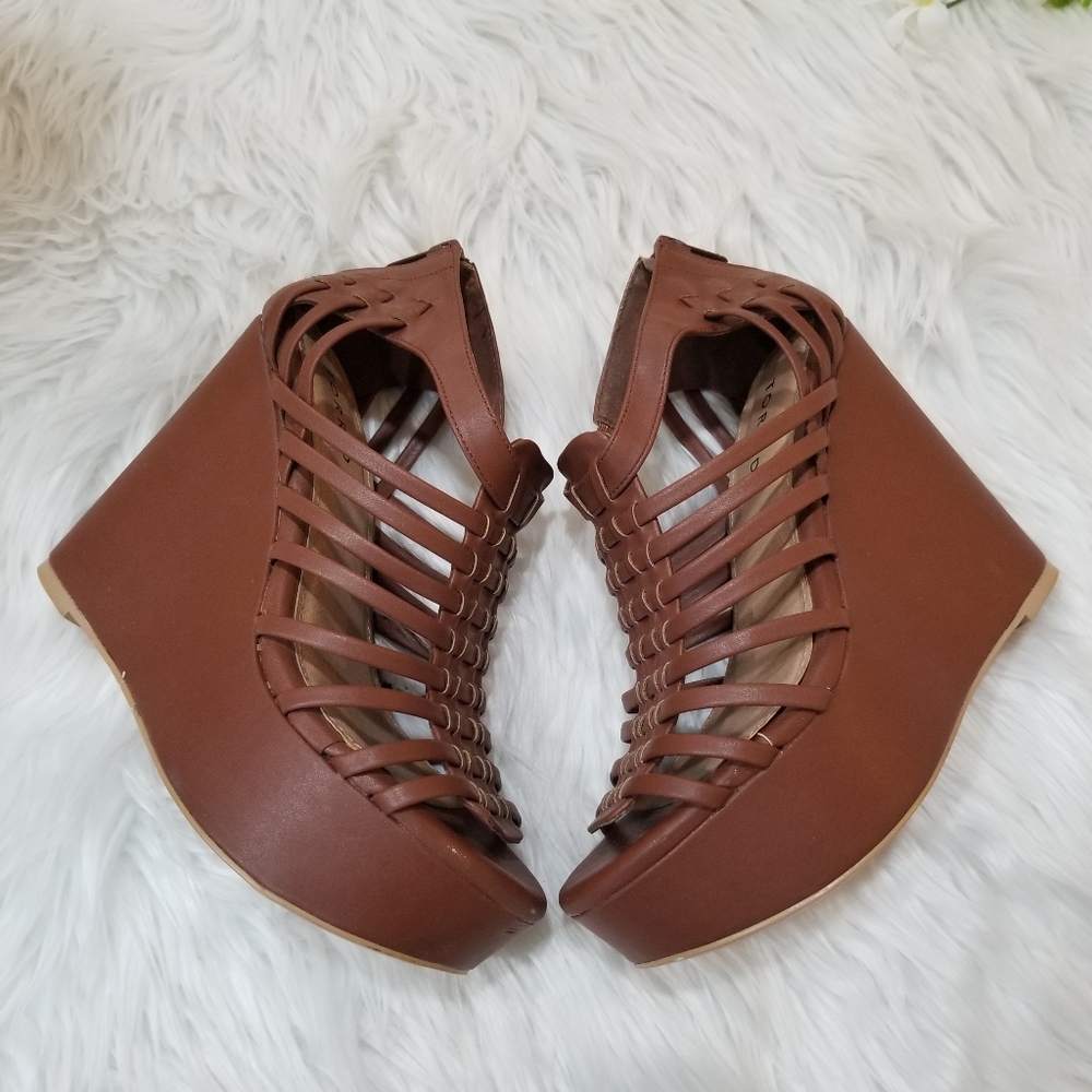 COPY - TORRID Platform Sandals With Strap Camel Color SIZE 8W. - Picture 3 of 17